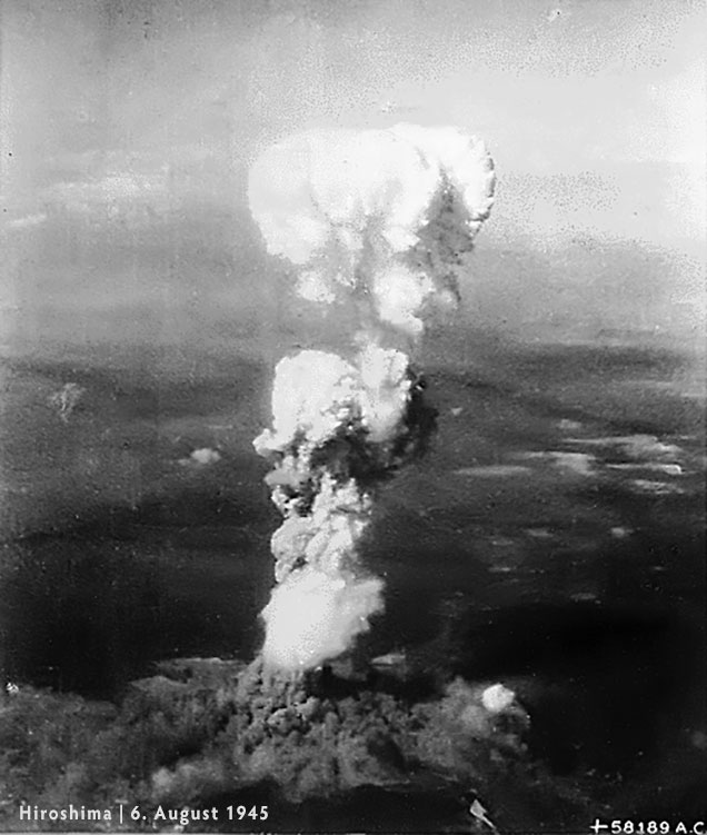 6. August | Atompilz der Atombombe »Little Boy« über Hiroshima  | Foto: US government | Public Domain