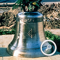 Die erste Glocke der evangelischen Versöhnungskirche in Rüsselsheim